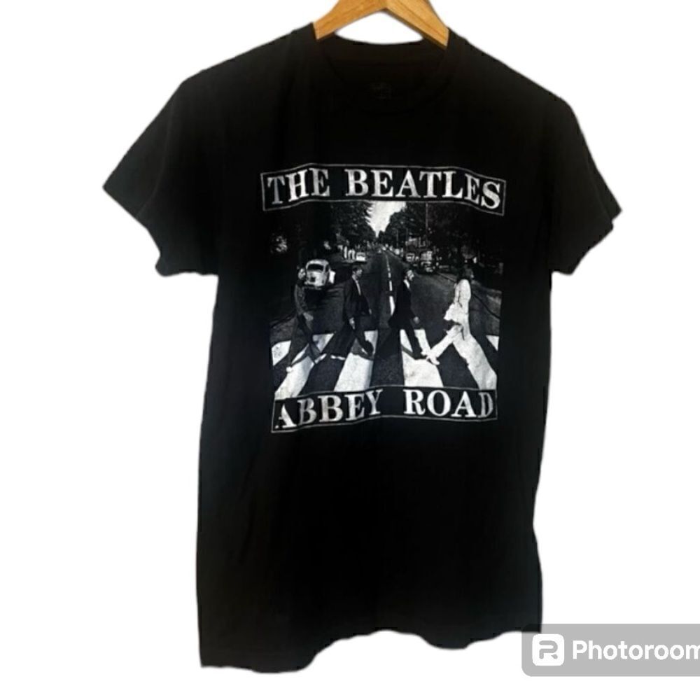 The Beatles Men’s Size Small Abbey Road T Shirt Black Music Band Concert Tee